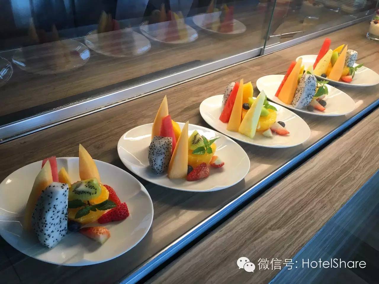 63楼泳池望月、70楼酒吧摘星，广州柏悦|探店首发