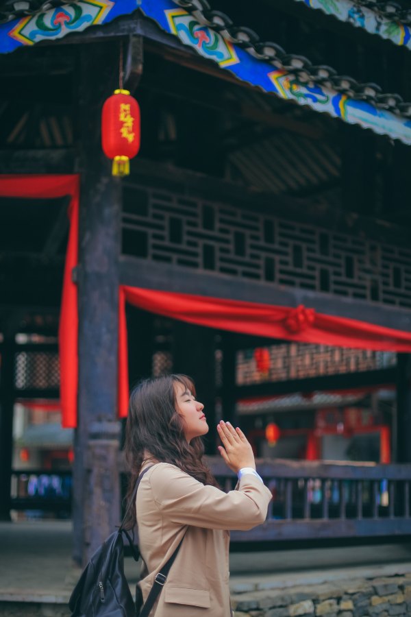 跟着圣玉去旅行，做一个水姑娘