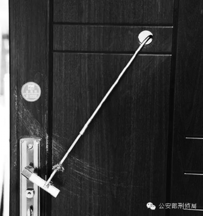 北京：饮料瓶、锡纸成*锁工开具**警察教你如何破解