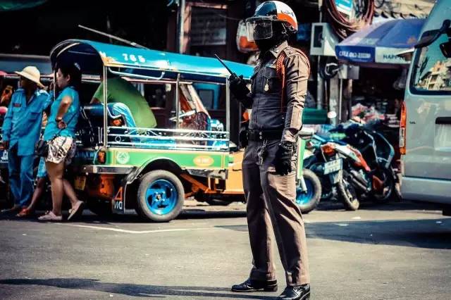 每个职业旅行者都想当旅行界的papi酱，然而。。。