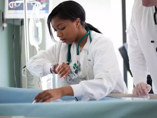 20个适合女生的高收入工作,永远吃香薪资待遇高的女性职业