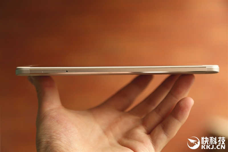 6.44寸黄金大屏！小米Max深度评测：续航惊人