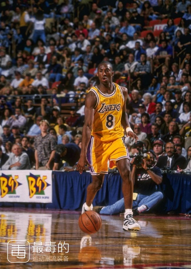 传奇落幕——科比职业生涯赛场球鞋完整回顾