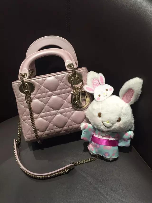 撞包也要背？这些热门包包受欢迎是有原因的