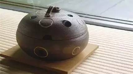 泡过的茶叶有什么药效,没泡过的茶叶妙用