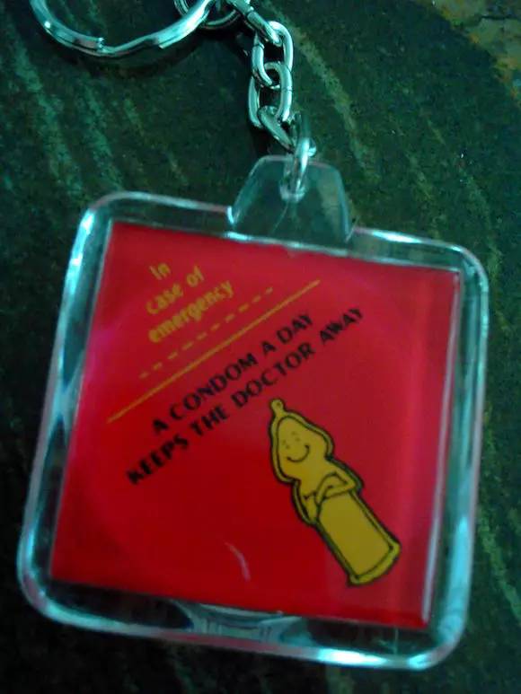 用套套挽救770万人生命！这个75岁泰国老头做到了！