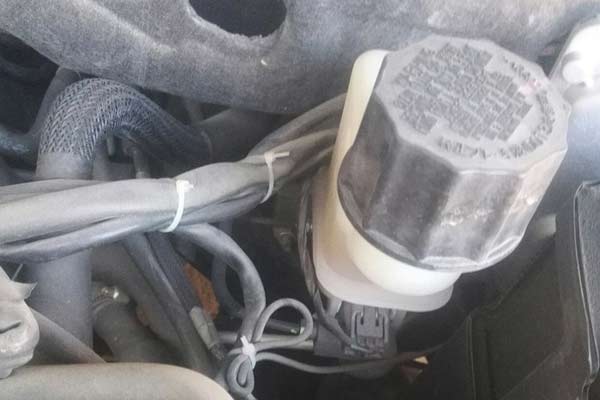 奔腾b70刹车软怎么回事,奔腾b70刹车盘维修