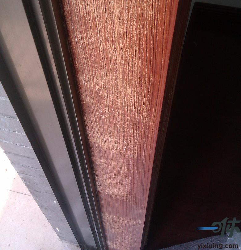 刚装修的门发霉是怎么回事,西安卫生间门套发霉腐烂修补