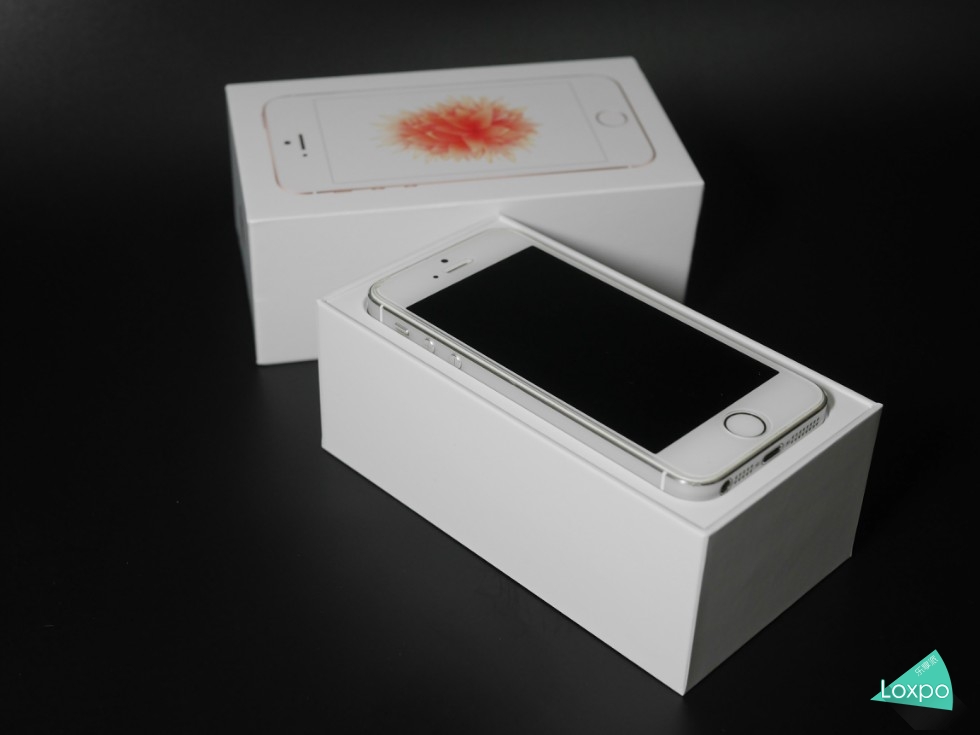 iPhoneSE港版64G玫瑰金开箱+自带吐槽