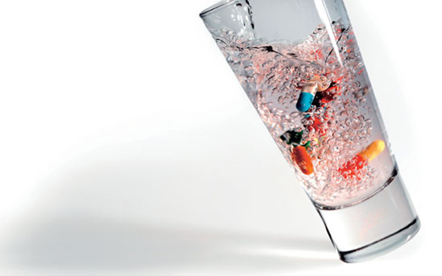 酒切忌与西药同服，赶快转发给身边的朋友吧！