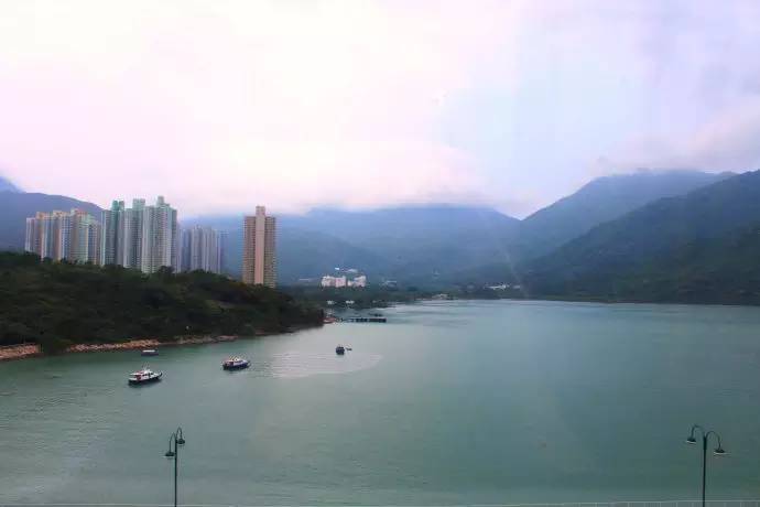 妈妈咪咪嘉年华的欢乐体验和香港郊区的生态怡然之旅