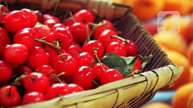 吃樱桃中毒如何自救,吃70颗樱桃会中毒吗