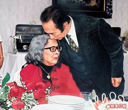 争宠*爱夺**抢家产，一门四房十七子的赌王一家堪比后宫甄嬛传！