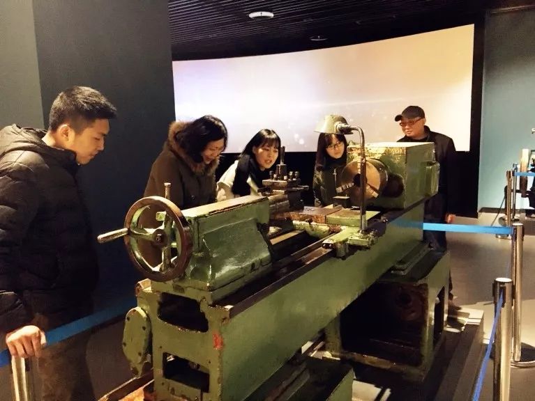 见证新中国工业辉煌！大渡口来了两台“重器”