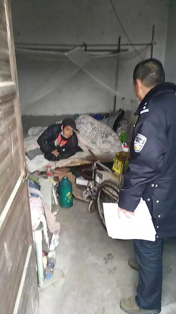 蜀黍出警后收到甜蜜礼物,警察蜀黍收到礼物