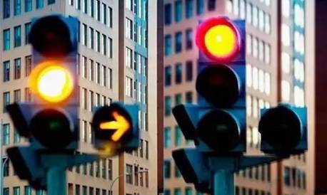 不懂就问闯黄灯会被罚款扣分吗,闯黄灯会被扣分吗怎样处理