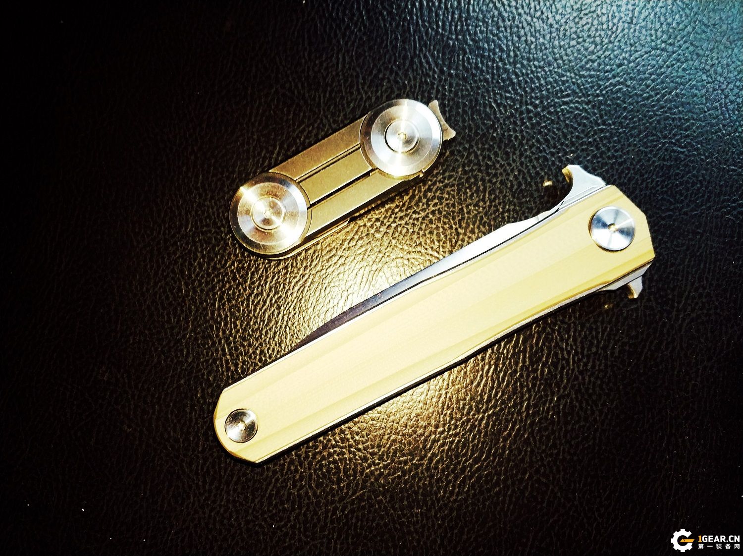 有没有一款双刃刀具，既是*刀折**，又能兼具捅刺和切削的优点呢？