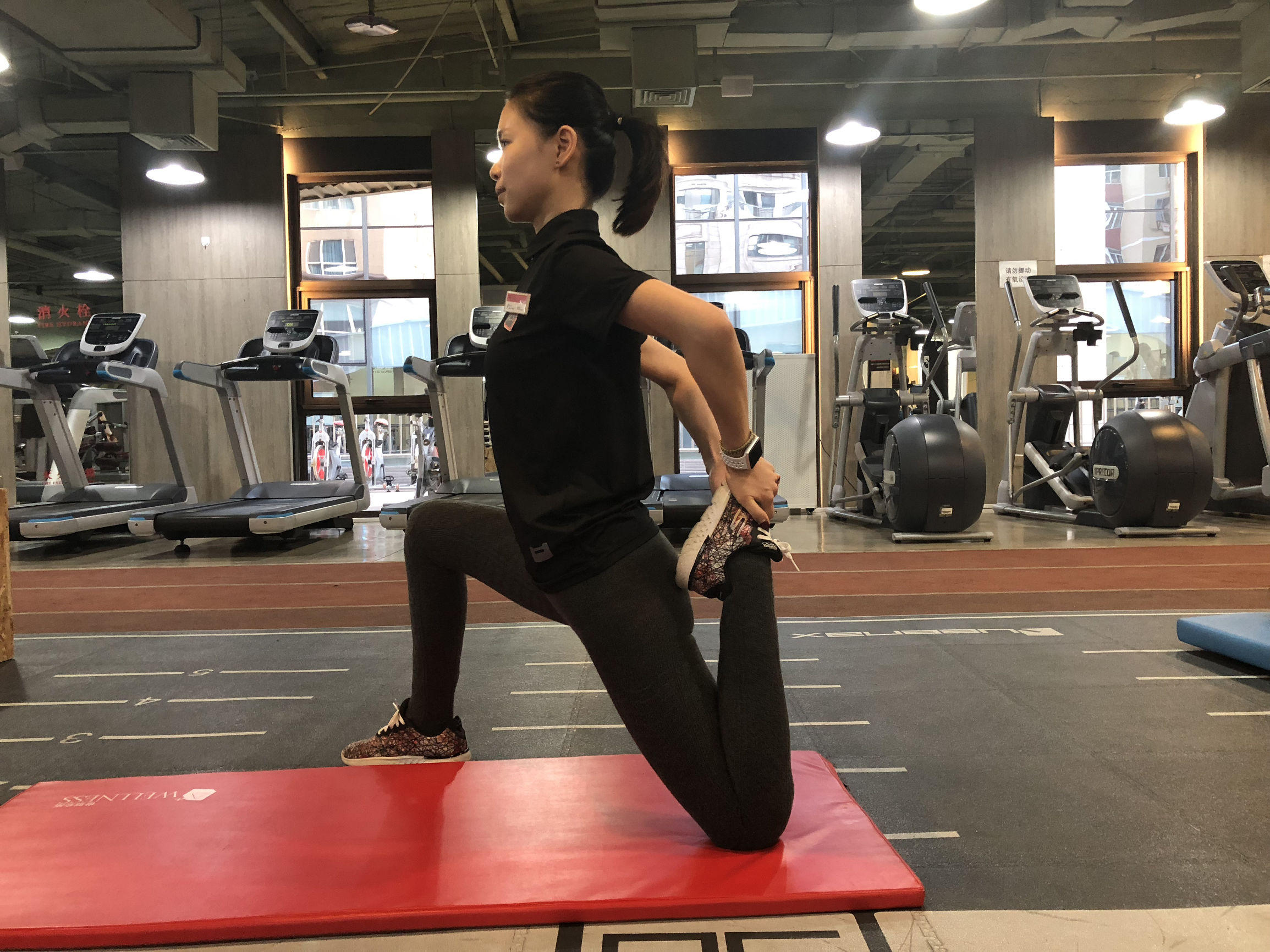 膝盖疼痛怎么治疗能根除,膝盖外翻疼痛怎么矫正