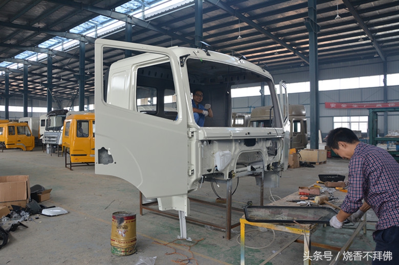 大公司走出来的随州手艺人，红岩金刚杰狮驾驶室一小时装一台