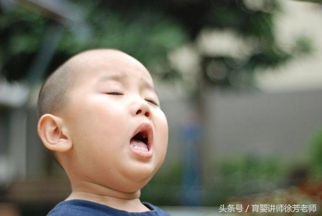 宝宝一直打喷嚏就是感冒了吗,宝宝打喷嚏又不冷怎么回事