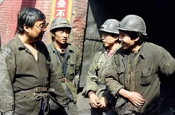 路遥在困难的日子里写了什么,路遥苦难的生活造就了别样的人生