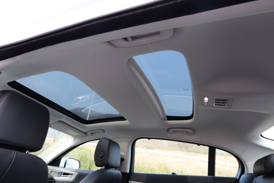 第一视角试驾新款捷豹xel,捷豹xel试驾第一视角低配版