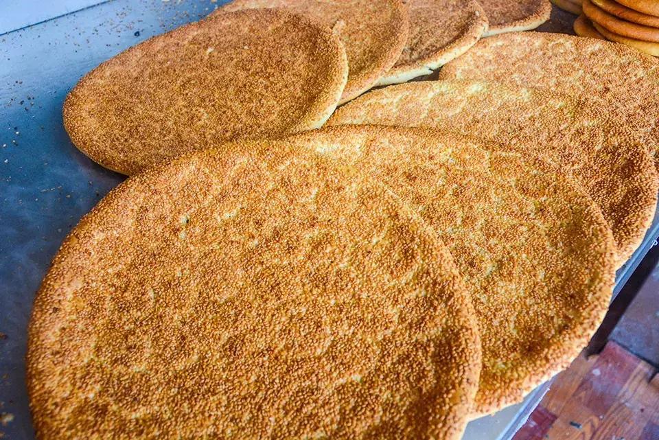 昌吉哪一家的馕做的好吃,昌吉最好吃的馕饼