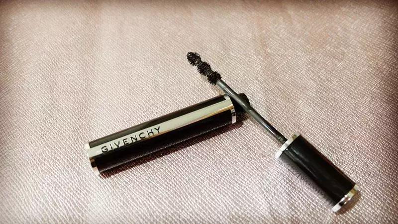 给你们推荐一款超级好用的睫毛膏,这十款睫毛膏让你轻松放大双眼