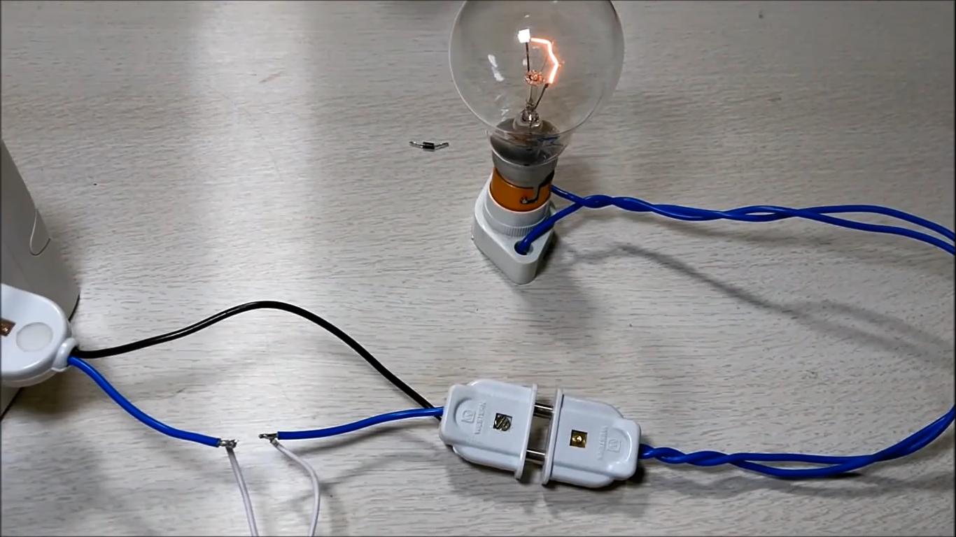 电容电阻二极管用万用表测量方法,怎么识别二极管在电路中起到作用