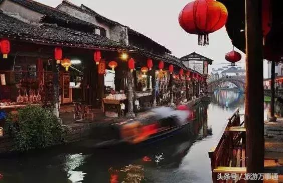 来新市古镇感受浓浓的年味,新春走基层古镇寻风情年味扑面来