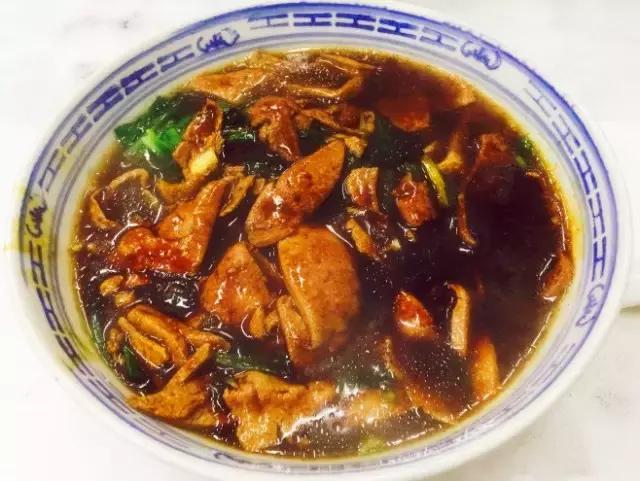 魔都最漂亮的公交,魔都最好吃的小吃一条街