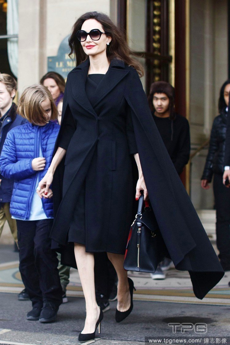 美国小三LV踩场更有第一夫人气势,法国总统夫人头发不梳惨不忍睹