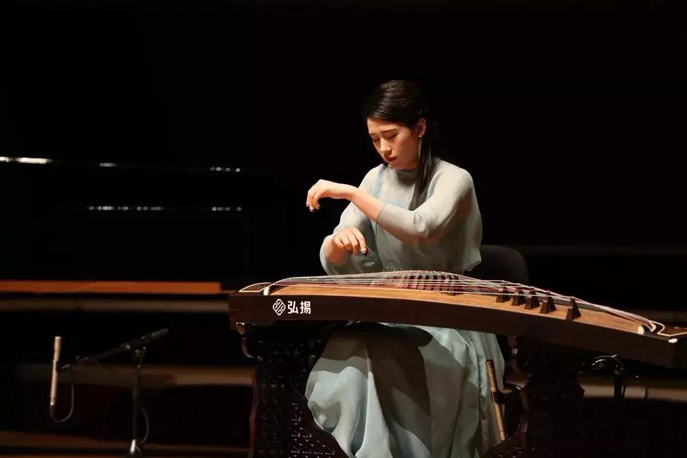 古筝弹奏中的肢体动作与气息,古筝如何运用气息与肢体