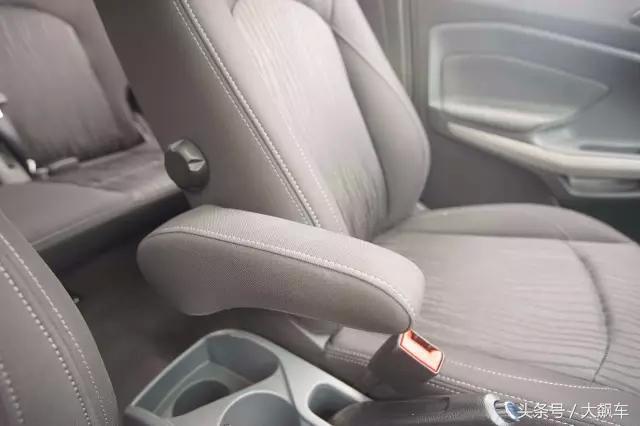 蜡烛灯+糟糕双离合,翼搏简直是廉价货里的“廉价机”!