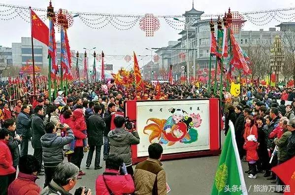 来新市古镇感受浓浓的年味,新春走基层古镇寻风情年味扑面来