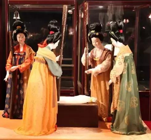 铅丝为骨骼,绢纱为肌肤,他用40年时间做出了最美“芭比娃娃”!