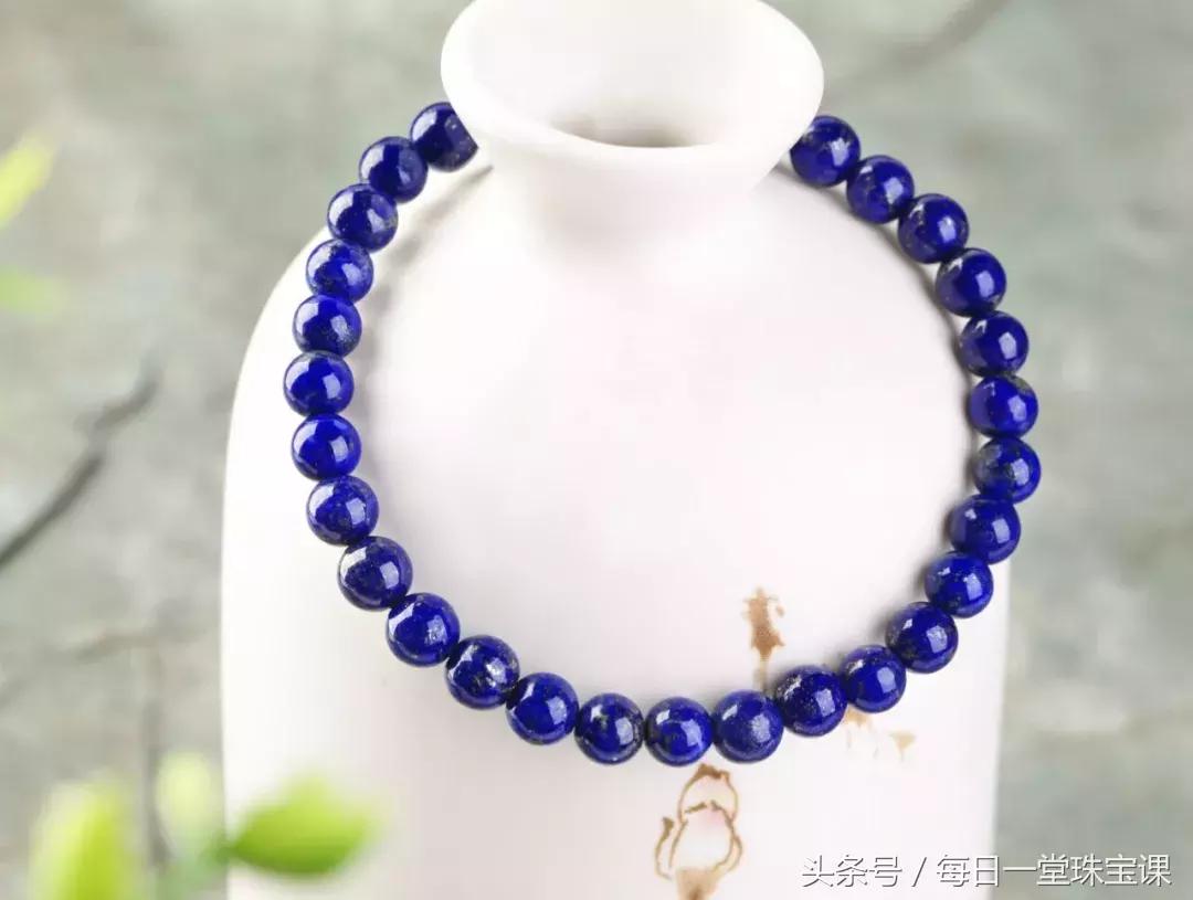 女人过了30这三种首饰不要戴,女人过了30岁必须投资的4样东西