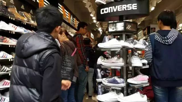 香港买的鞋是不是假货,广州人去香港购物