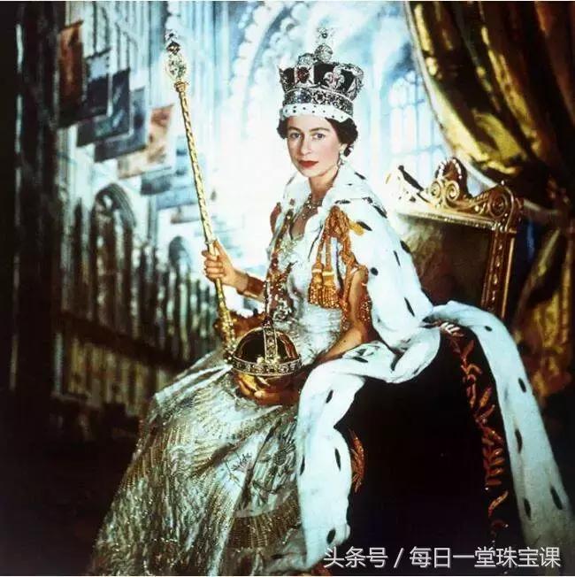 女人过了30这三种首饰不要戴,女人过了30岁必须投资的4样东西