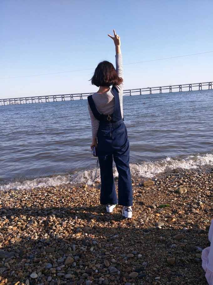 一家老小都去旅游啦,一家老小去游玩