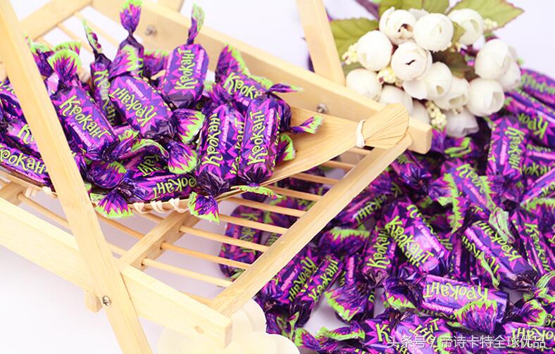 开进口零食店怎么样年销售2亿的俄罗斯紫皮糖来说话