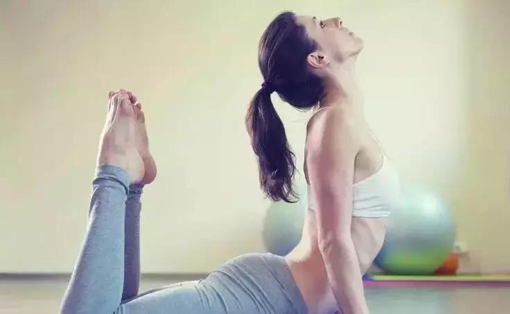 8个动作深入女人子宫，每天练，气色真的不一样了！