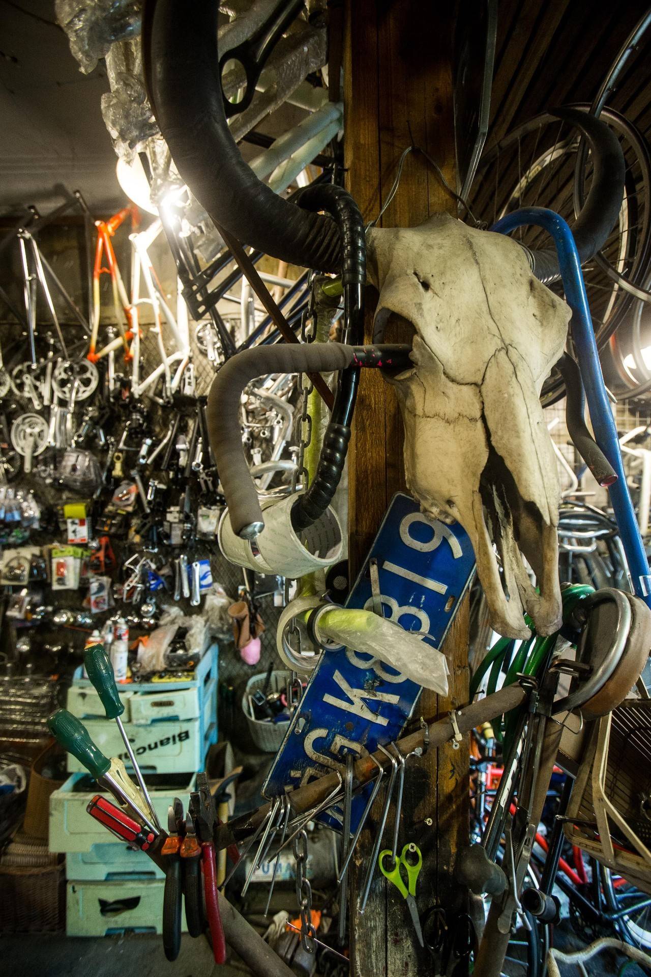 脚踏车铺开成了饭店,不远万里来的智利人当洗碗工......|海派小店