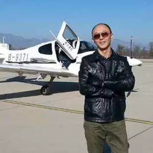 Mr.Why的朋友圈被车展刷屏了（上次欠了你们的老公权志龙，多图慎点）