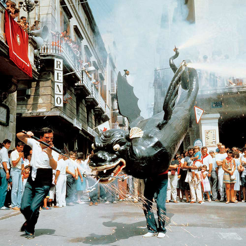 西班牙叠人塔起源,西班牙叠人塔完整视频