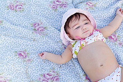 宝宝小肚脐大奥秘，通过肚脐形状可预测肠胃疾病