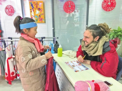 买年货、达人秀、踢毽子……郑州小学期末测试玩出新花样!