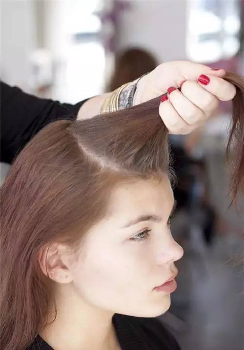 编发三股辫慢动作,编发最简单的三股