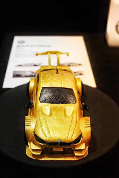 能吃的宝马博物馆2.6米宝马logo蛋糕申请吉尼斯记录