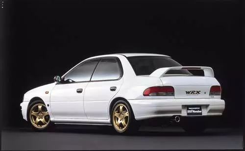 三菱evo一生之敌斯巴鲁翼豹sti,翼豹sti差不多的车